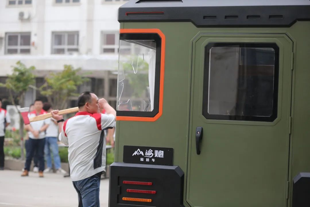 砸掉山海炮旅居車，覽眾房車究竟在搞什么？